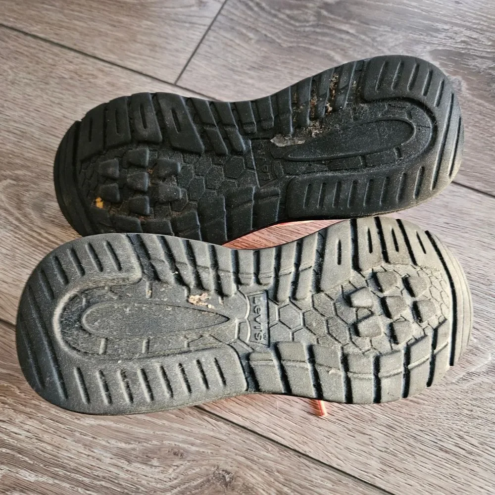 Levi's Coral Sneakers